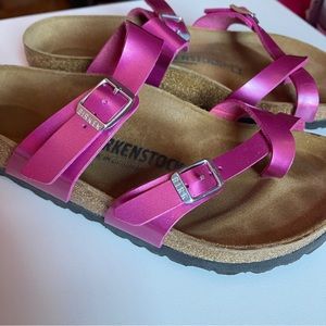 Birkenstock Mayari Metallic Cuts (Magenta color)